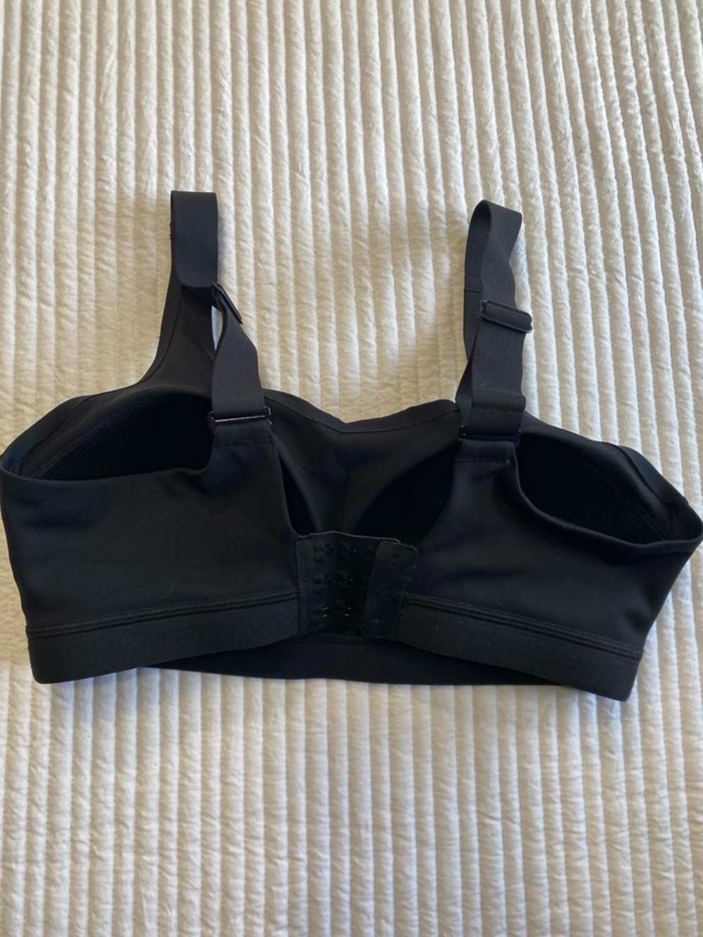 ALO Yoga Black Sports Bra - Picture 2 of 4